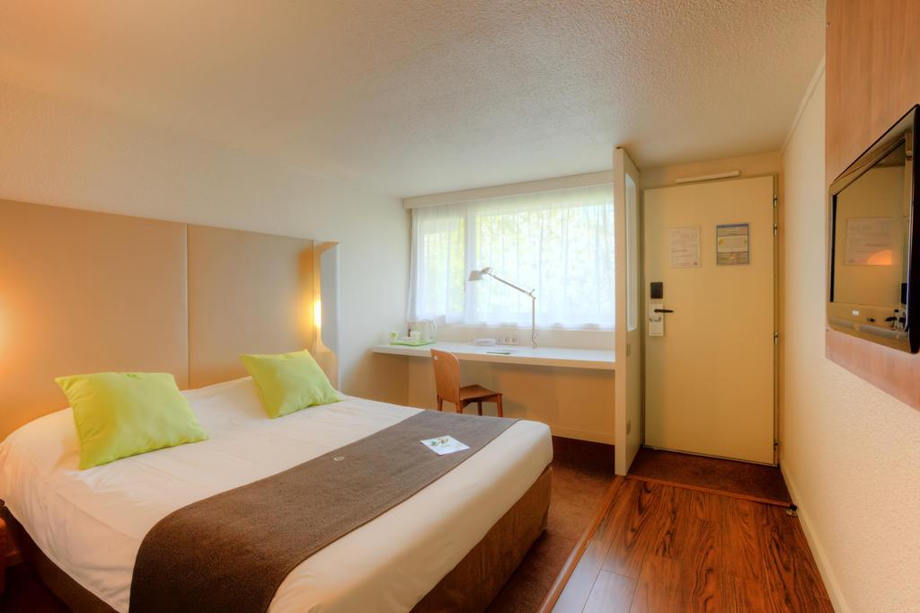 Campanile Poitiers Hotel Eksteriør billede
