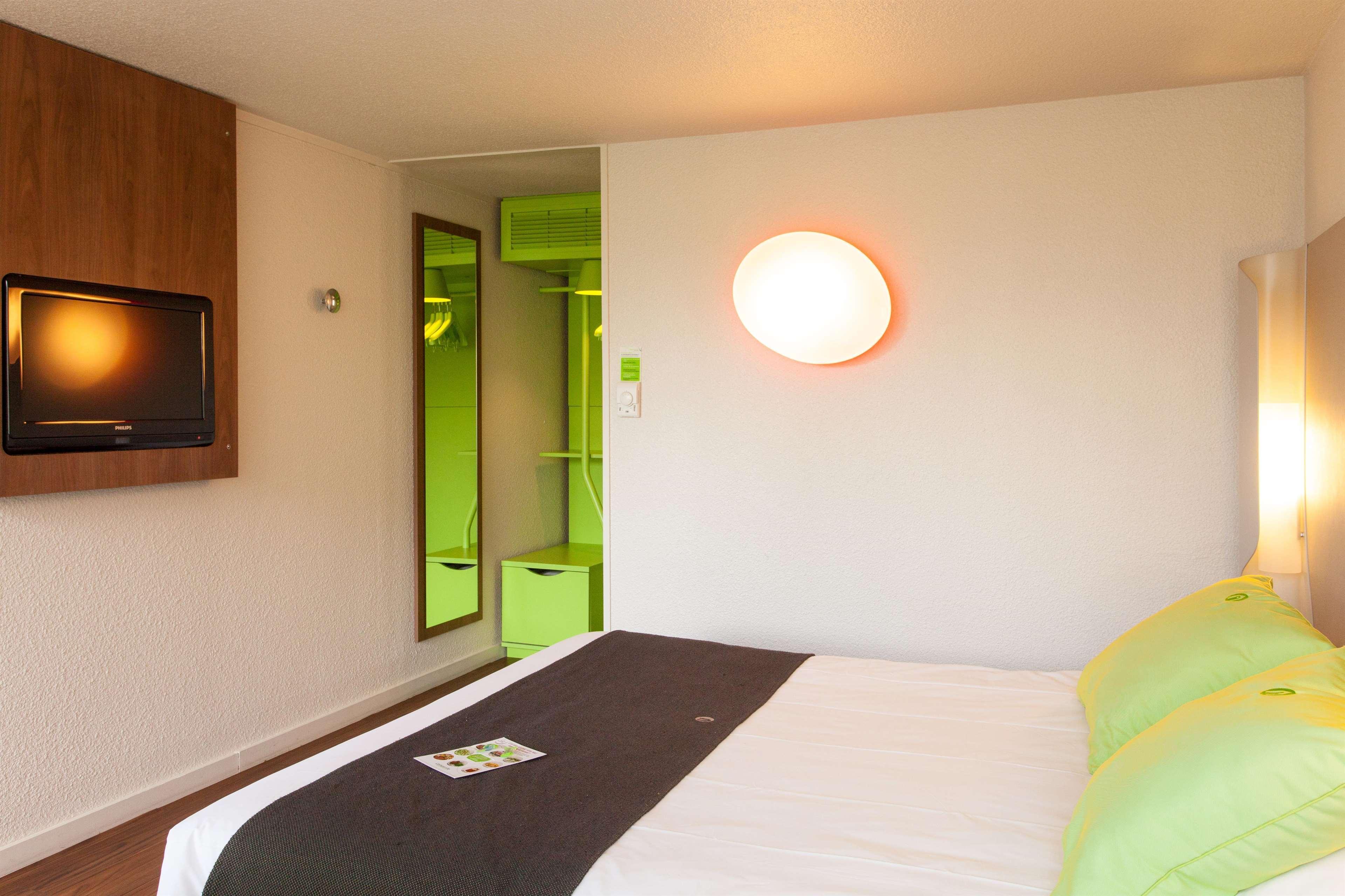Campanile Poitiers Hotel Eksteriør billede